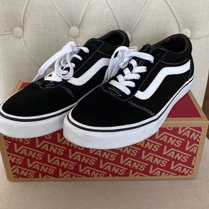 Vans Ward Lo Suede Sneakers size 9